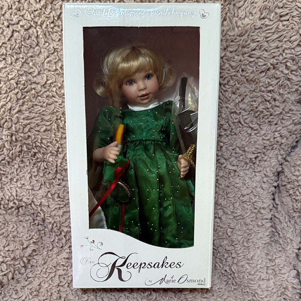 Marie Osmond Disneyland Candlelight Choir Keepsakes Doll